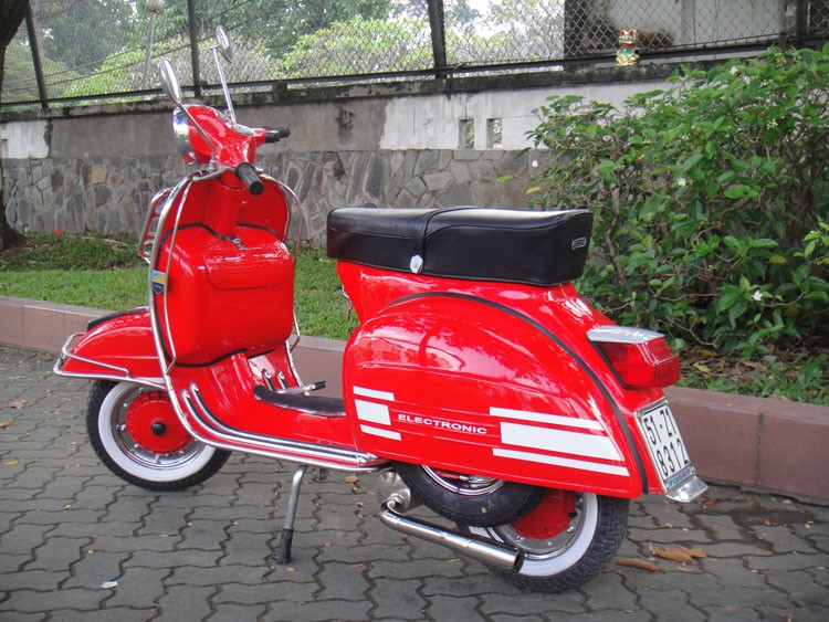 Vespa Rally 200 Red
