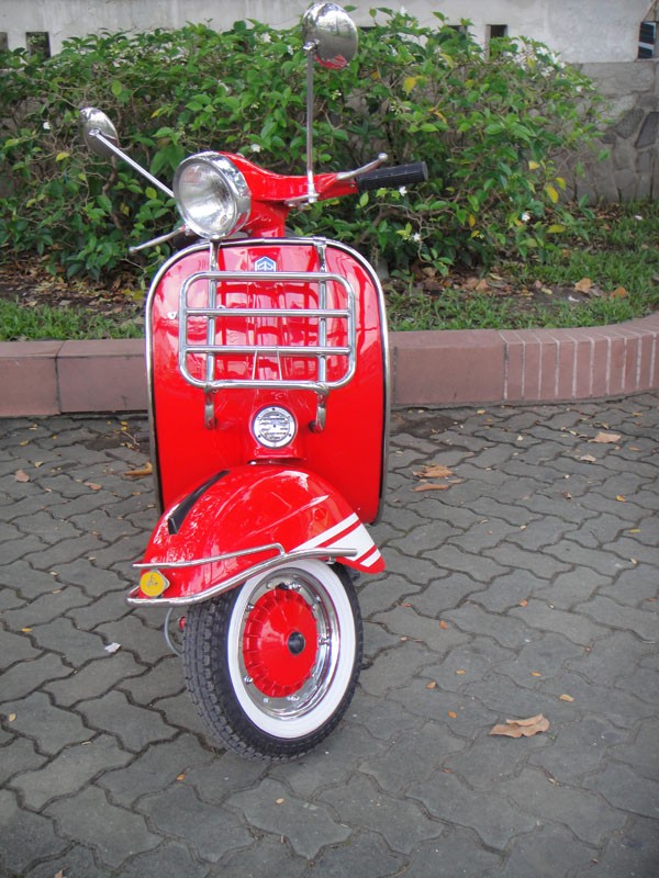 Vespa Rally 200 Red