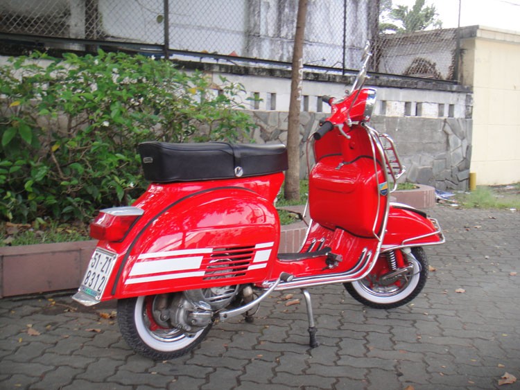Vespa Rally 200 Red