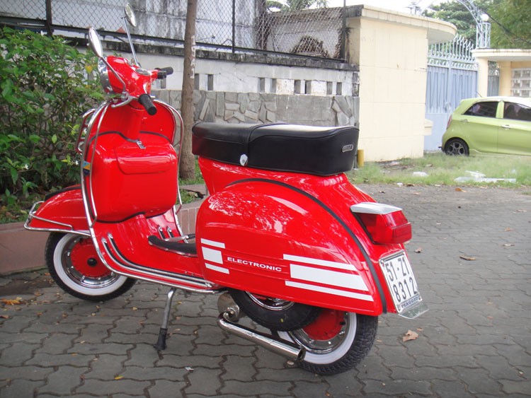 Vespa Rally 200 Red