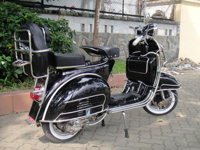 Vespa VBB Pure Black