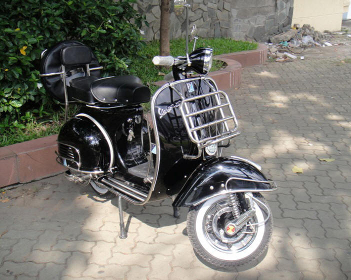 Vespa VBB Pure Black