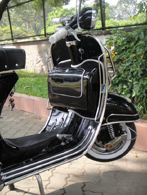 Vespa VBB Pure Black