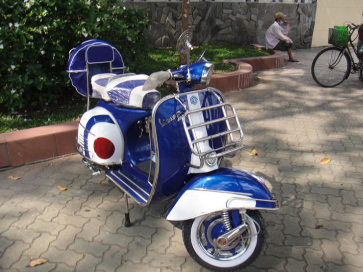 Vespa VLB Blue and White MOD Target