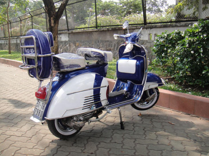 Vespa VLB Blue and White MOD Target