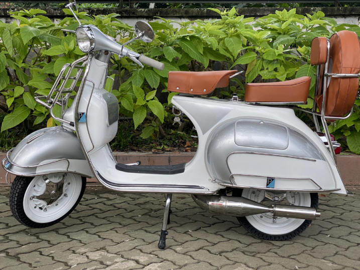 Vespa VNB White and Silver