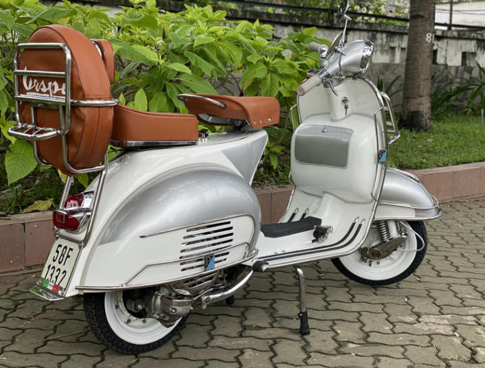Vespa VNB White and Silver