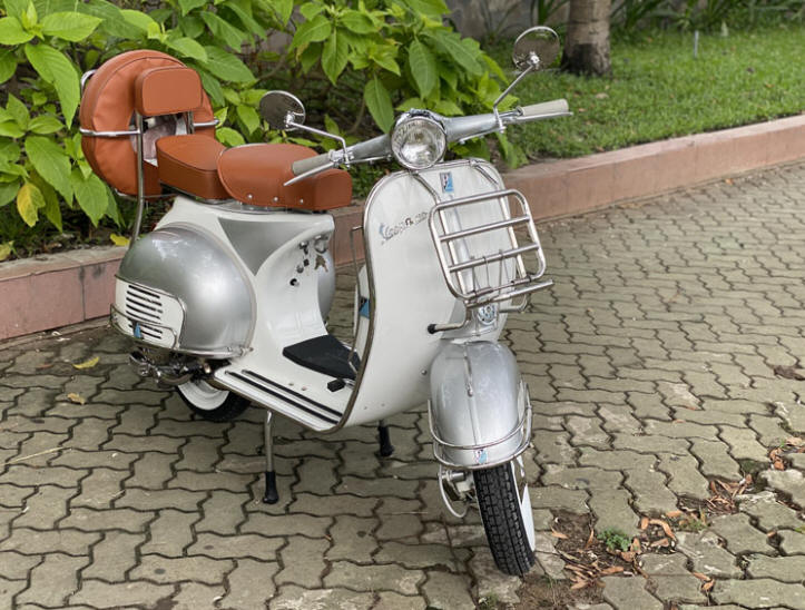 Vespa VNB White and Silver