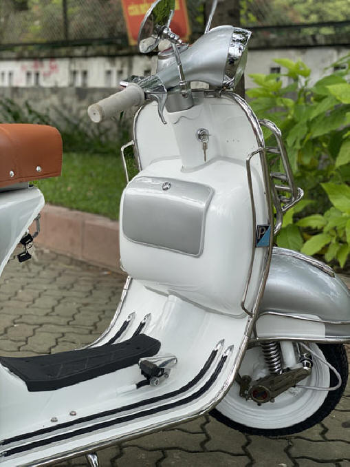 Vespa VNB White and Silver
