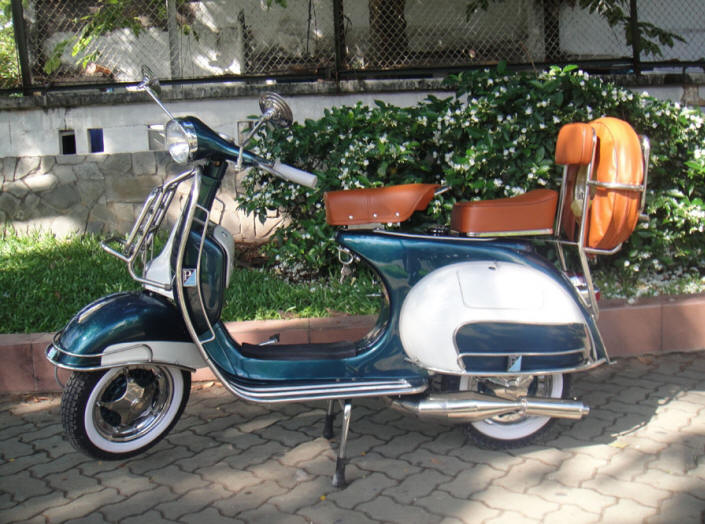 Vespa VBB Dark Cyan and White