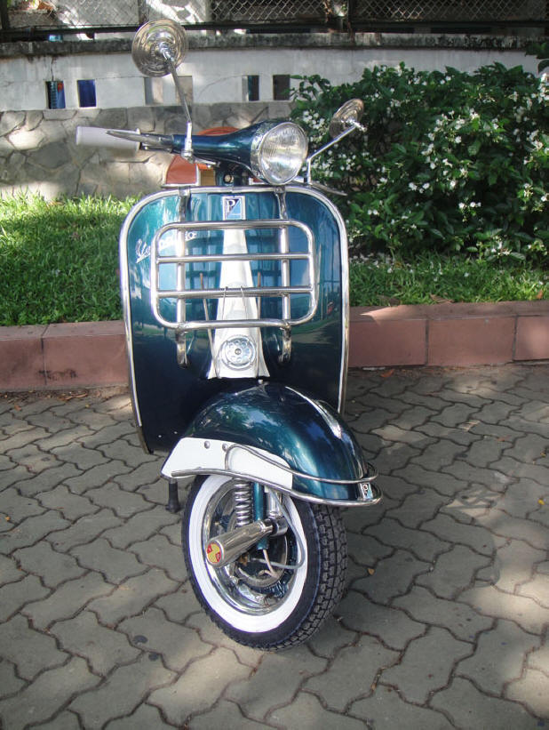 Vespa VBB Dark Cyan and White