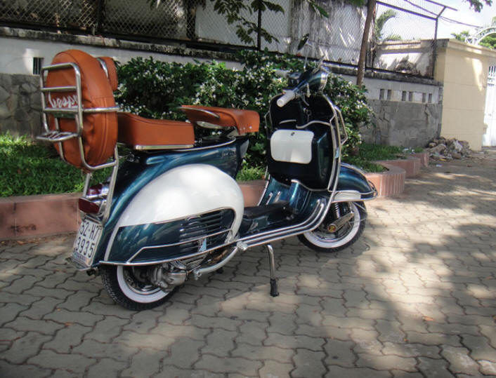 Vespa VBB Dark Cyan and White