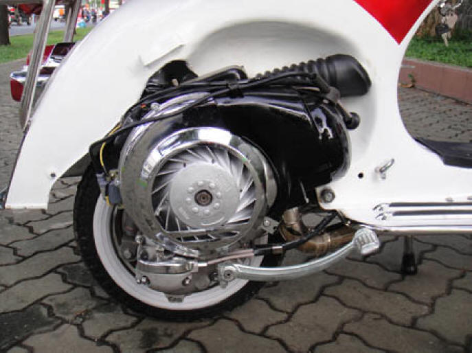 Vespa VBB White and Red