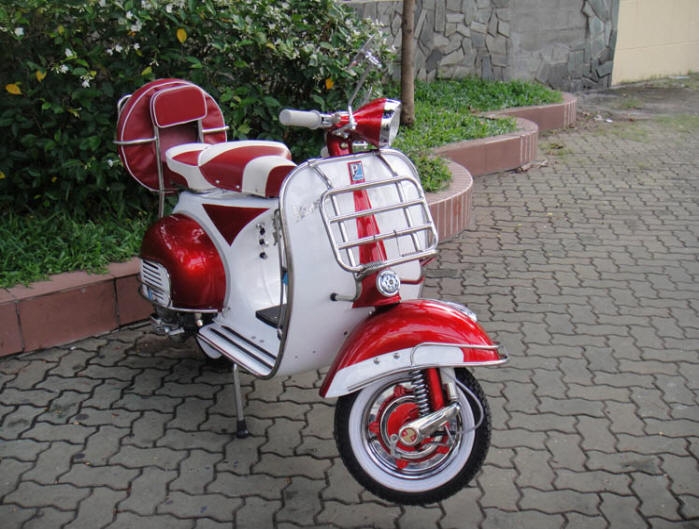 Vespa VBB White and Red