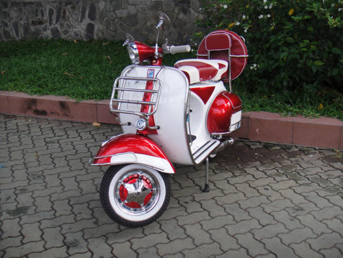 Vespa VBB White and Red