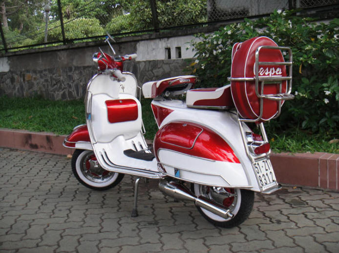 Vespa VBB White and Red