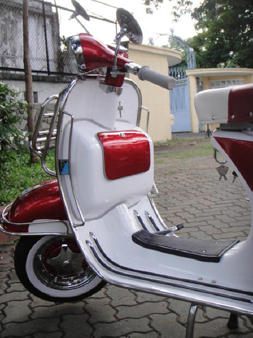 Vespa VBB White and Red