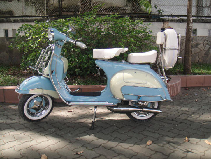 Vespa VBB Pastel Blue and Off White