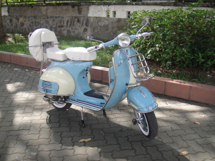 Vespa VBB Pastel Blue and Off White