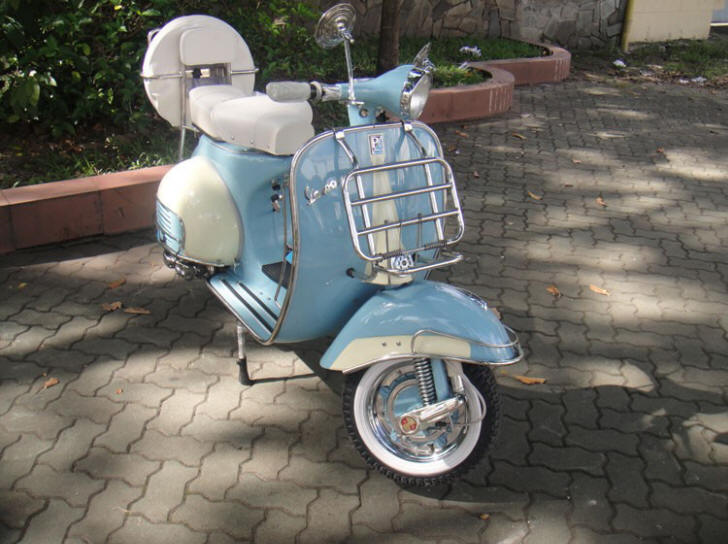 Vespa VBB Pastel Blue and Off White