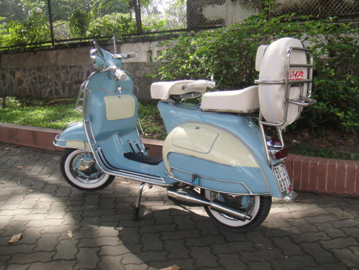 Vespa VBB Pastel Blue and Off White