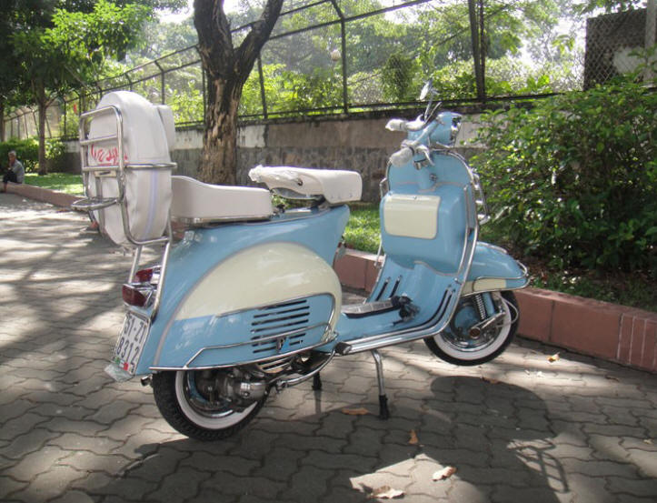 Vespa VBB Pastel Blue and Off White