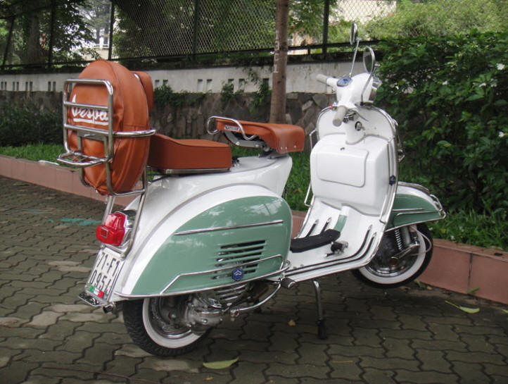 Vespa VLB White and Patina Green