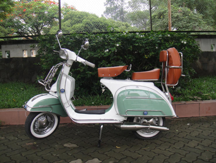 Vespa VLB White and Patina Green