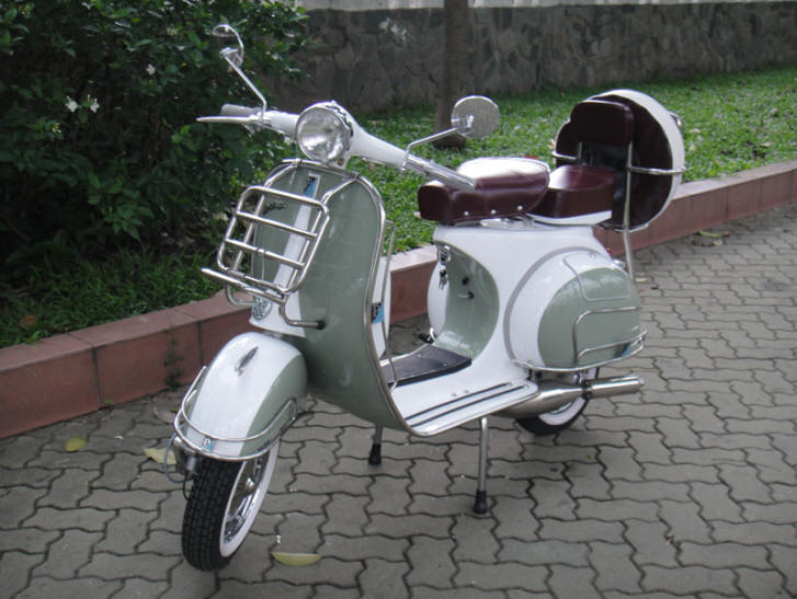 Vespa VBB White and Iceplant Green
