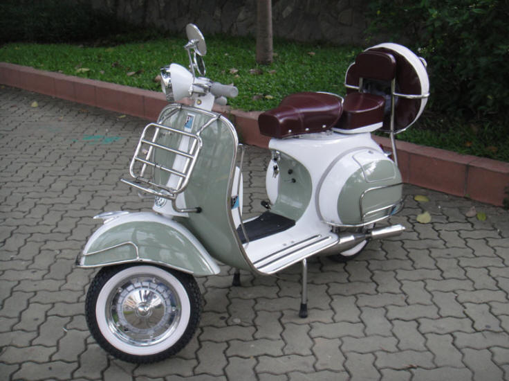 Vespa VBB White and Iceplant Green