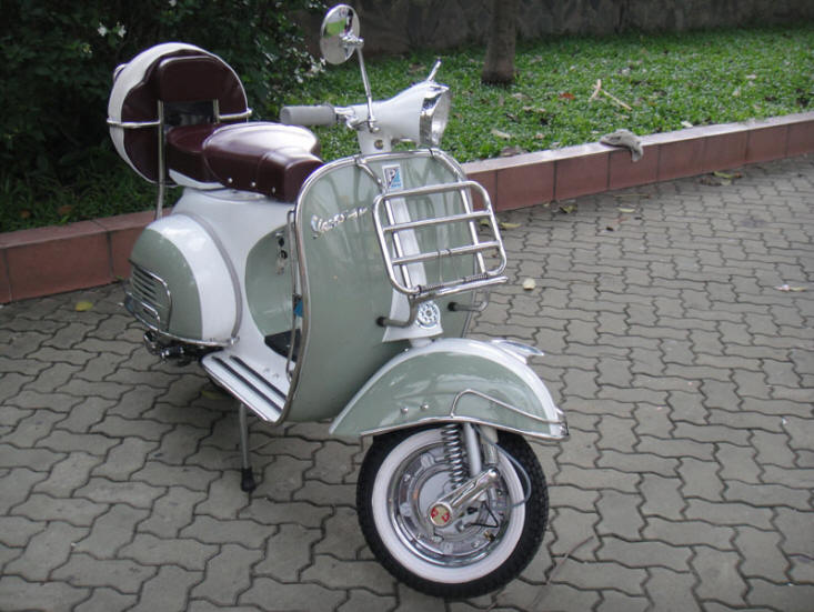 Vespa VBB White and Iceplant Green