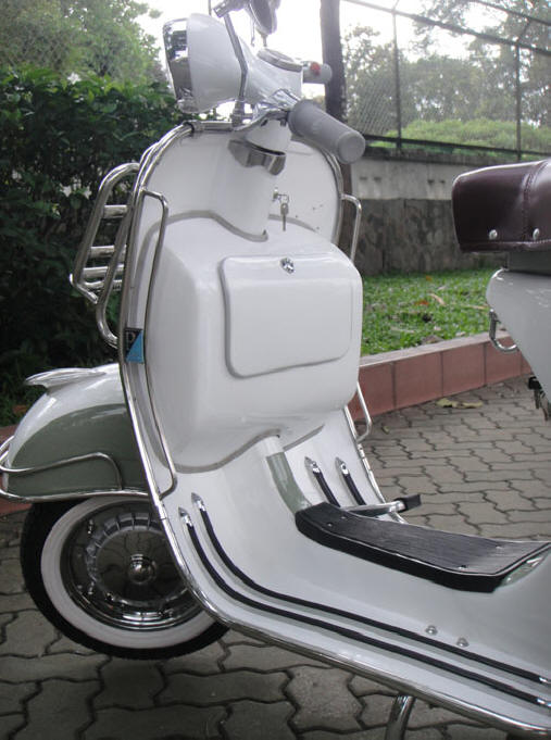 Vespa VBB White and Iceplant Green